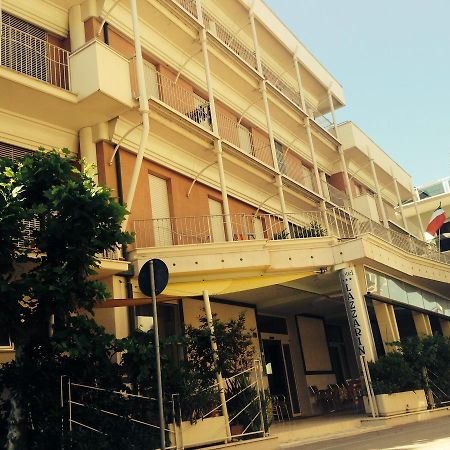 Hotel Lazzarini Bellaria-Igea Marina Exterior foto